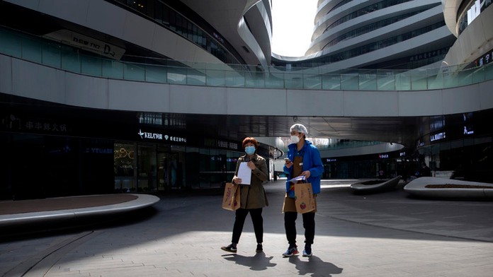 Brad Pitt a Leonardo DiCaprio na filmovom festivale v Cannes