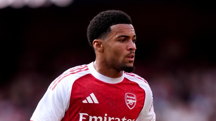 Arsenal si poistil svoj klenot. Talentovaný stredopoliar podpísal s „kanoniermi“ novú zmluvu