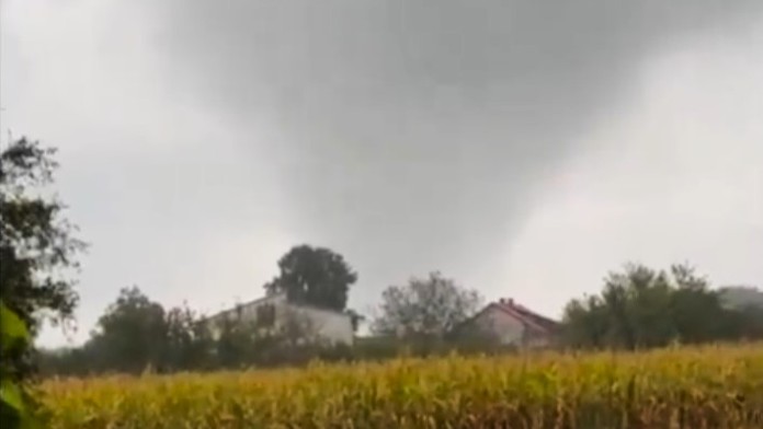 V Poľsku sa malo sformovať tornádo. 
