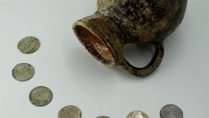 Namiesto jeleních parohov našiel v lese strieborný poklad. Teraz zaň dostane štedrú odmenu