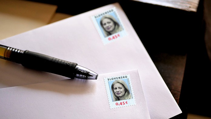 Sprava Pacol Alcácer a Jadon Sancho z Dortmundu oslavujú triumf nad Wolfsburgom.