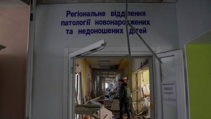 Ukrajina zverejnila tragickú bilanciu ruského útoku na detskú nemocnicu v Mariupole