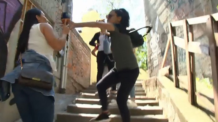 Centrum Bratislavy terorizuje gang zlodejov. Napadli aj náš štáb