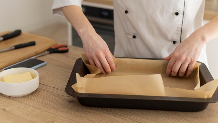 Nie každý papier na pečenie znesie vysokú teplotu. Čo si treba všímať?