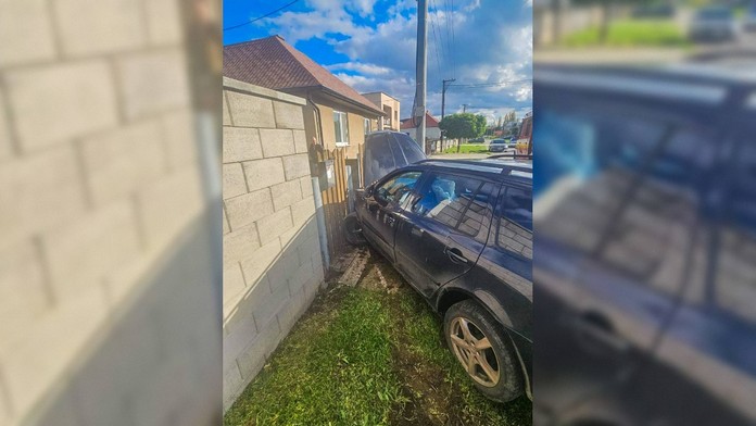 Tragická nehoda na východe Slovenska. Pri zrážke, ktorej účastníkmi boli aj dve malé deti, zahynul vodič