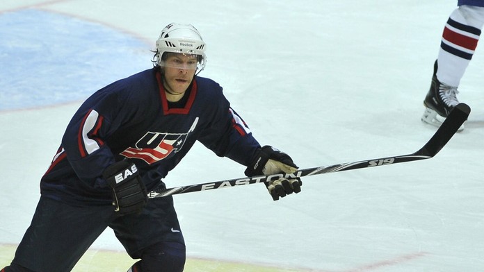 Yan Šťastný v drese reprezentácie USA.