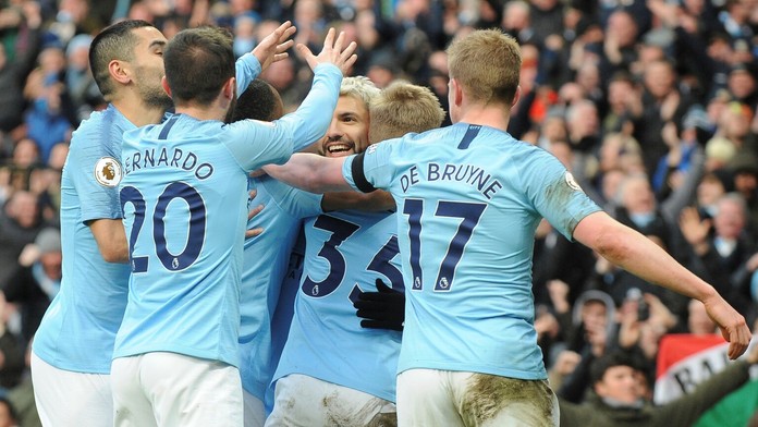 Na snímke Lucas Lerager (Janov) strieľa vyrovnávajúci gól proti Bologni.