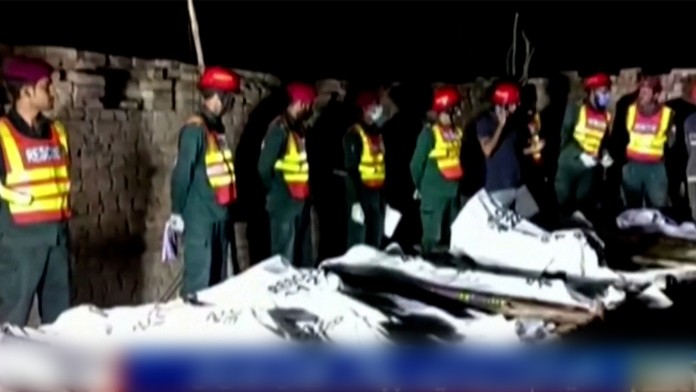 Muž zabil svoje dcéry aj vnúčatá v Pakistane