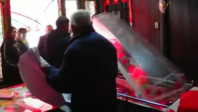 Predaj cez živý prenos.