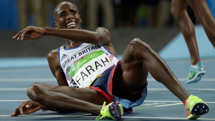 Britský vytrvalec Mo Farah po víťazstve v behu na 10 000 metrov.