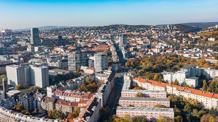 Výhľad z Trnavského mýta na Račianske mýto a Pražskú ulicu