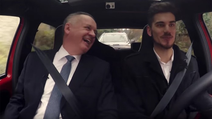 Prezidenta Andreja Kisku zviezol do práce youtuber GoGo.