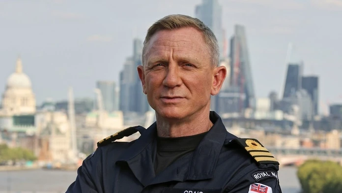 Daniel Craig