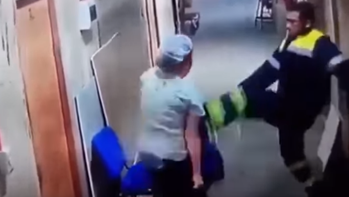 Útok zachytený na kamere.