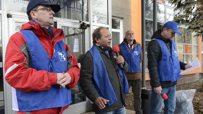 Protestné zhromaždenie OZ KOVO na podporu kolektívneho vyjednávania za vyššie mzdy v Košiciach.