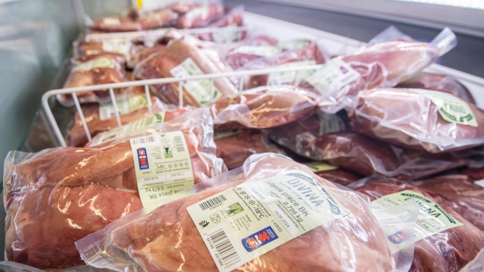 Nový balík opatrení zdraží mäso aj potraviny, varujú výrobcovia