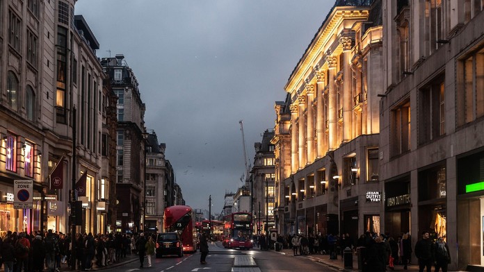 Oxford street v Londýne.