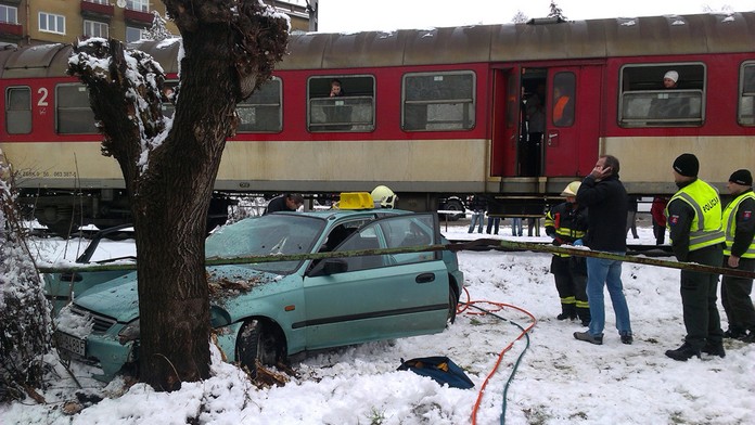 Zrážka vlaku s autom v Prešove.