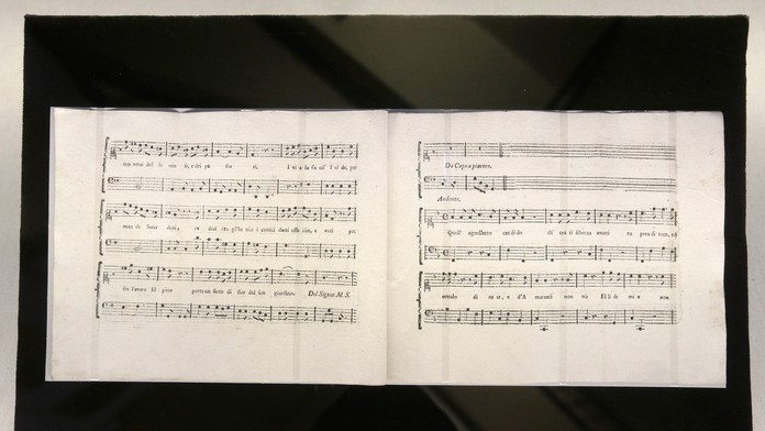 Notový zápis kantáty W. A. Mozarta a A. Salieriho, ktorý 200  rokov považovali za stratený vystavujú v Prahe. 16. februára
