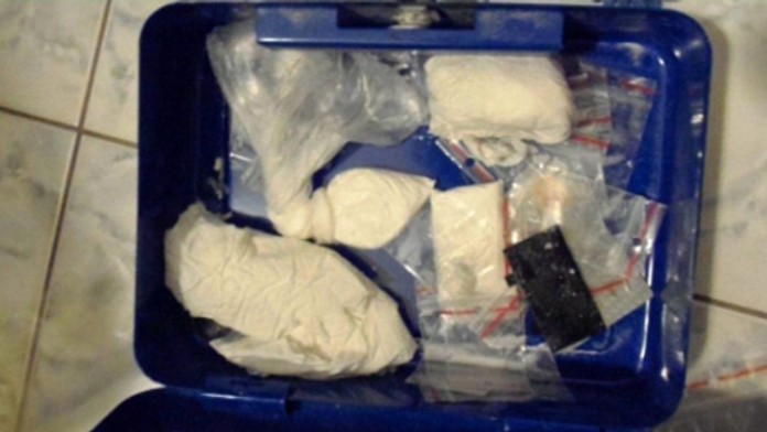 Díleri ohadzovali policajtov pervitínom