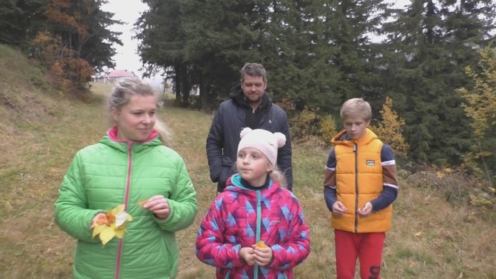 Kylian Mbappé a Mauro Icardi z PSG oslavujú gól v dueli LM na pôde Clubu Bruggy.