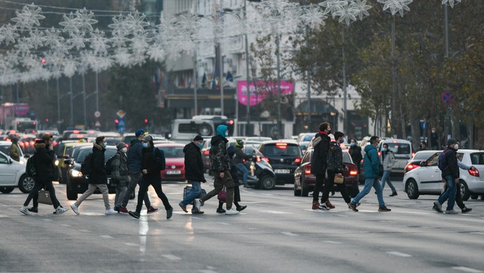V očkovaní sú v EÚ na chvoste, napriek tomu táto krajina ruší všetky covidové opatrenia vrátane rúšok
