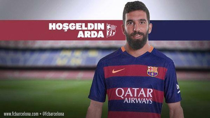 Turecký futbalový stredopoliar Arda Turan.