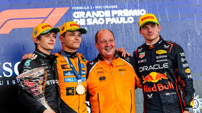 GALÉRIA: Víťaz si vypočul bučanie fanúšikov, Lewis Hamilton žije vo vlastnom svete. Brazília opäť nesklamala