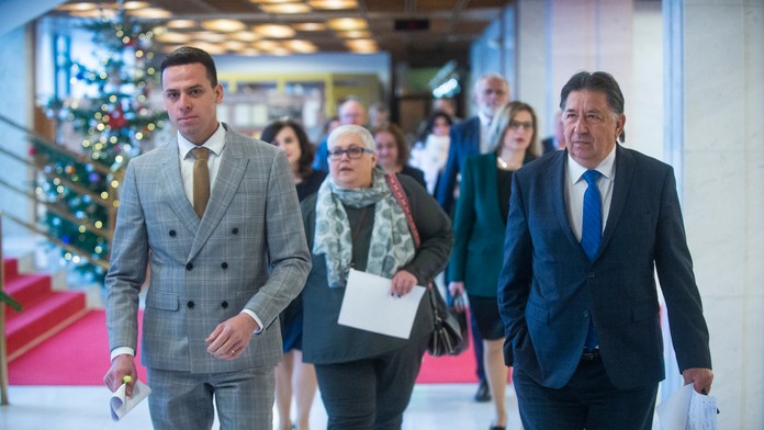 Zemetrasenie neutícha. Poslanci okolo Čekovského potvrdili odchod z klubu OĽaNO, Budaj ponúkol funkciu