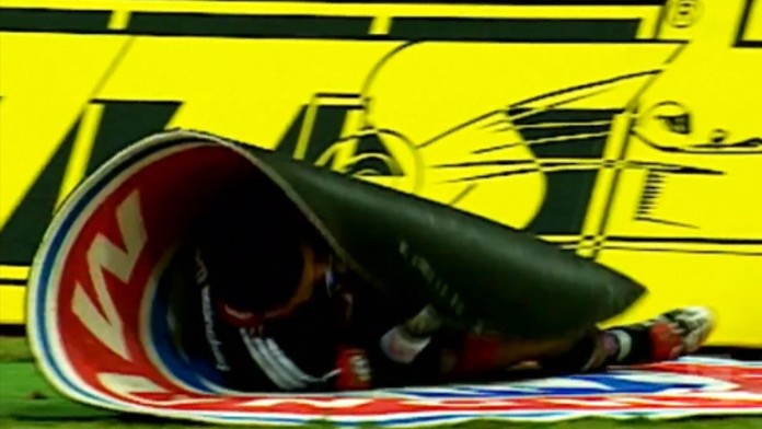 Gól sa dá osláviť aj v koberci.