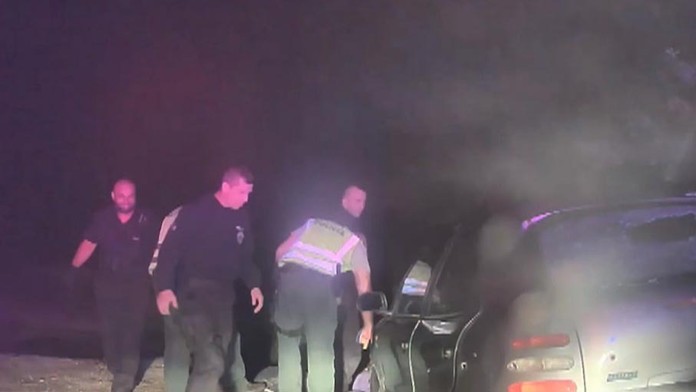 Policajtom, ktorí surovo dokopali mladú vodičku, hrozia roky väzenia