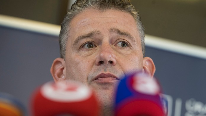 Minister vnútra Roman Mikulec počas brífingu po zasadnutí Ústredného krízového štábu.