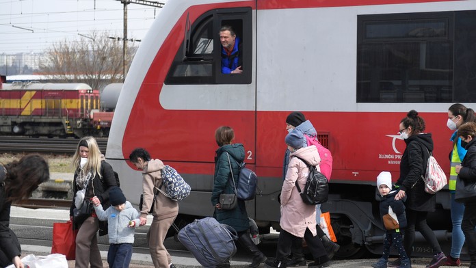 Železnice zavádzajú nový poplatok pri kúpe lístku. Netýka sa každého a dá sa mu vyhnúť