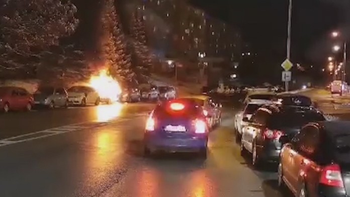 Alpská lyžiarka Anna Swennová Larssonová oslavuje tretie miesto v slalome v Killingtone.