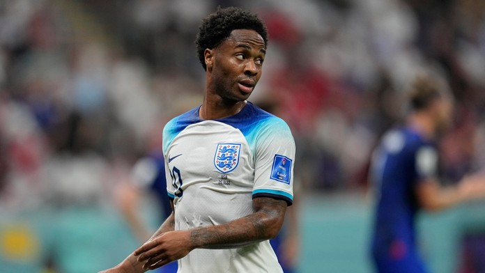 Hviezdny útočník urýchlene opustil Katar.  Jeho ženu aj deti v dome prepadli ozbrojení lupiči