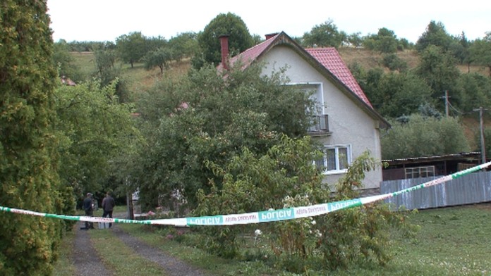 Dom v Novej Bani, v ktorej prepadli manželov.