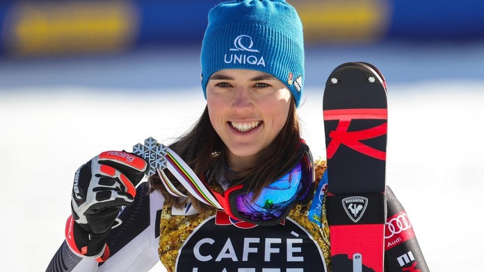 Ako dopadla rozhodujúca operácia Vlhovej? Slováci ju chcú na OH. Ale v hre je i scenár, že príde o ďalšiu sezónu