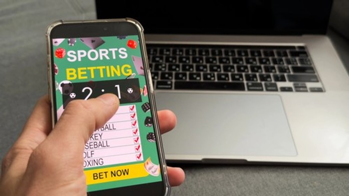 Na obľúbenej zábavke prichádzajú mladí muži o desaťtisíce eur. Lákavé hry sú mimoriadne návykové