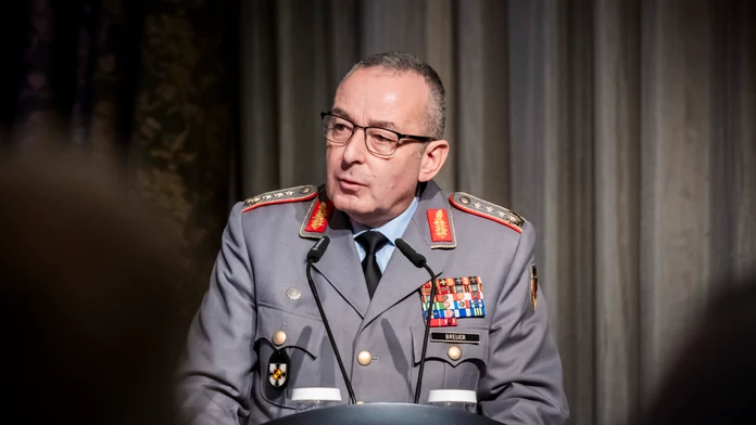 Dôležitý post v NATO obsadí nemecký generál Carsten Breuer