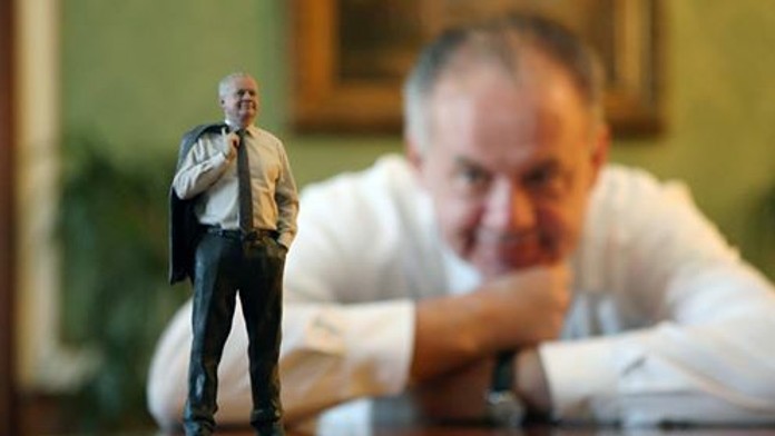 Prezident Andrej Kiska so svojou zmenšenou podobizňou.