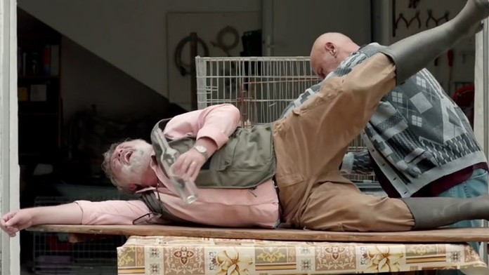 Starosta maďarskej Hornej Dolnej (Imre Csuja) v opatere doktora (Gábor Reviczky)