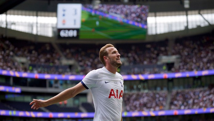 Sága okolo prestupu Kanea do Bayernu by sa mala čoskoro skončiť. Útočník dal klubom čas do konca týždňa