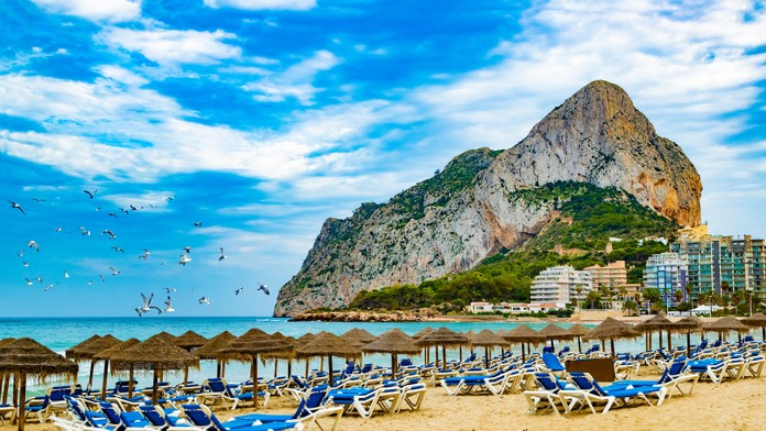 V Španielsku sa objavili nebezpečné baktérie. V obľúbenom turistickom rezorte museli uzavrieť dve pláže