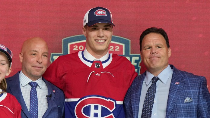 Juraj Slafkovský opäť perlil. Pozrite sa, akou odpoveďou zaskočil generálneho manažéra Montrealu