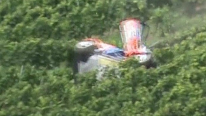 Nehoda na automobilových pretekoch.