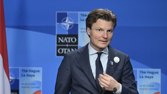 Trumpovu ponuku využila prvá krajina. Člen NATO nakúpi od USA zbrane pre Ukrajinu