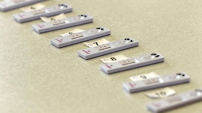 Odber cez okno na ZŠ Wolkerova 10 v Bardejove.