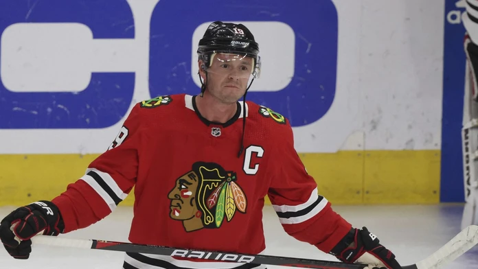 Dočká sa NHL veľkého návratu? Bývalý kapitán Chicaga je odhodlaný pokračovať v kariére