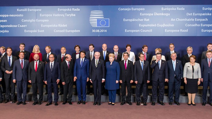 Spoločná fotografia lídrov 28 krajín Európskej únie po rokovaní v Bruseli.