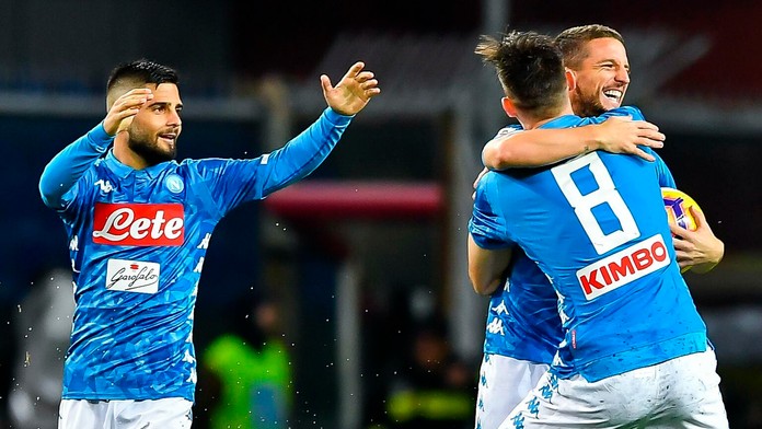 Neapolčania sa radujú z gólu proti Janovu.